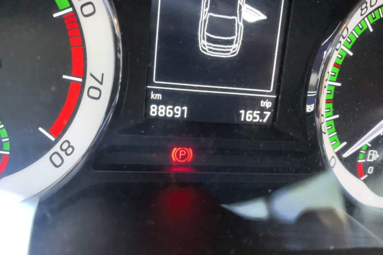 Used Skoda Octavia 2022 1.5L Automatic Comfort Edition Odometer Close Up