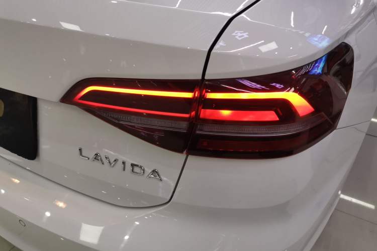 Used Volkswagen Lavida 2021 1.5L Automatic Comfort Edition Right Rear Taillight