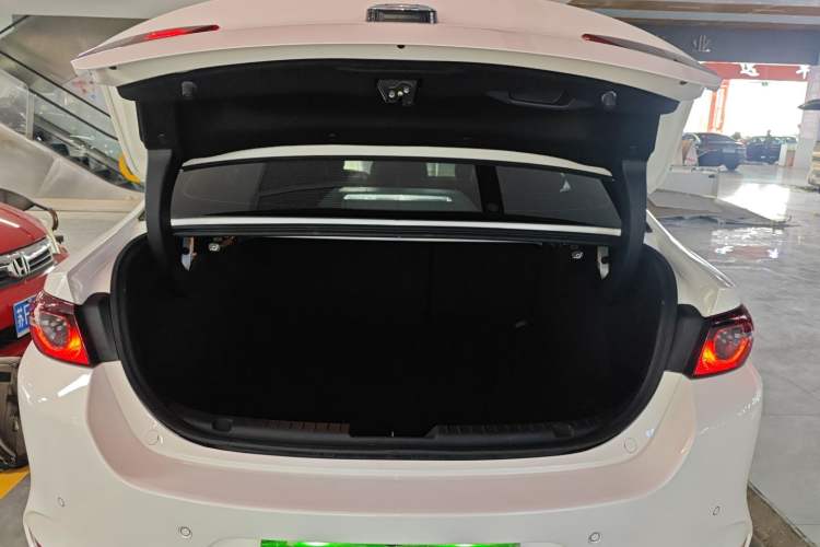 Used Mazda 3 Axela 2023 2.0L Automatic Zhiya Edition Trunk