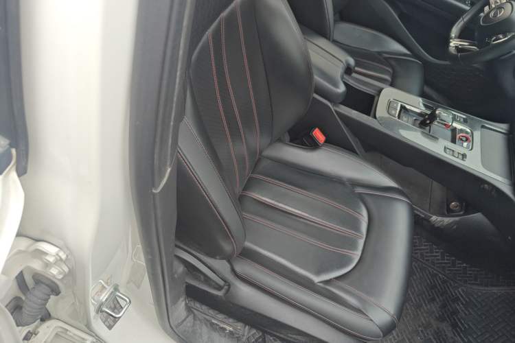 Used GAC Trumpchi EMPOW 2021 270T DCT J15 Version Right Front Seat