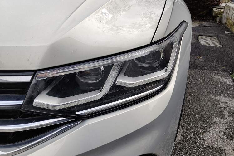 Used Volkswagen Tiguan L 2023 Restyled 330TSI Automatic Two-Wheel Drive R-Line Flagship Edition Left Front Headlight