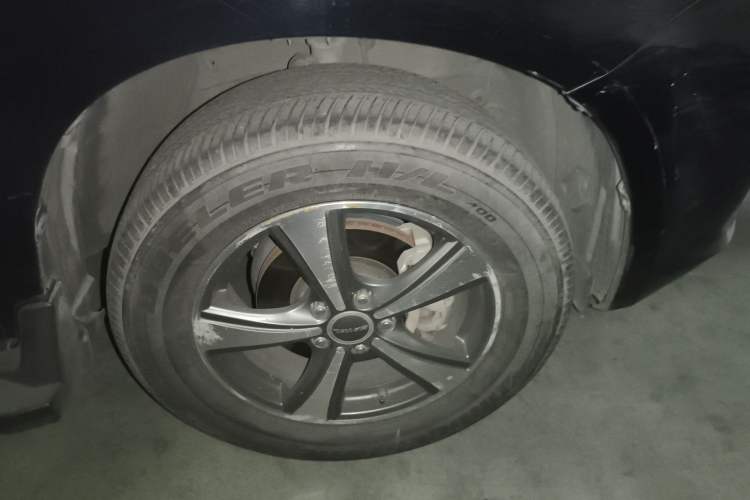 Used Haval H6 2015 Upgraded Model 1.5T Manual Two-Wheel Drive Elite Version Right Front Wheel Hub