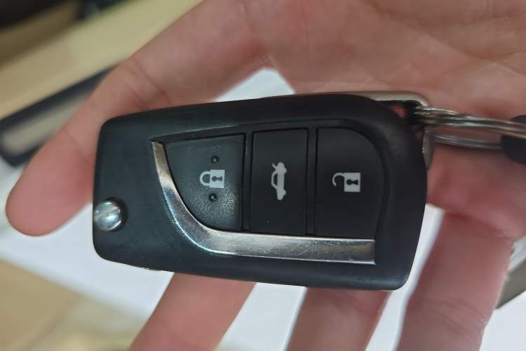 Used Toyota Camry 2016 2.0G 10th Anniversary Leading Edition