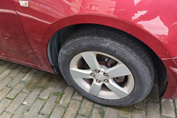 Used Chevrolet Cruze 2013 1.6L SE AT Right Front Wheel Hub