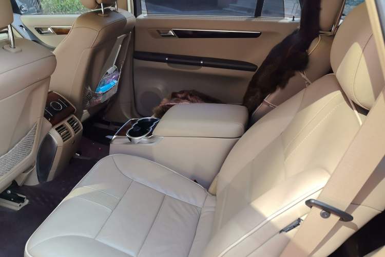 Used Mercedes-Benz R-Class 2011 R 350 L 4MATIC
