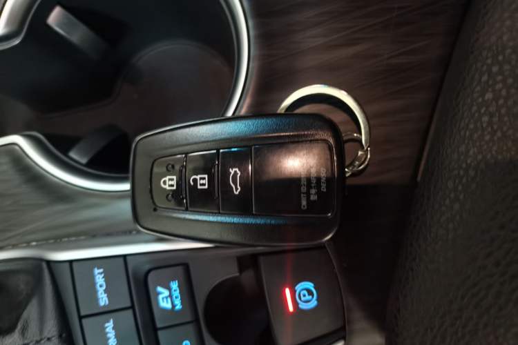 Used Toyota Camry 2021 Dual-Motor 2.5HG Luxury Edition Vehicle Key