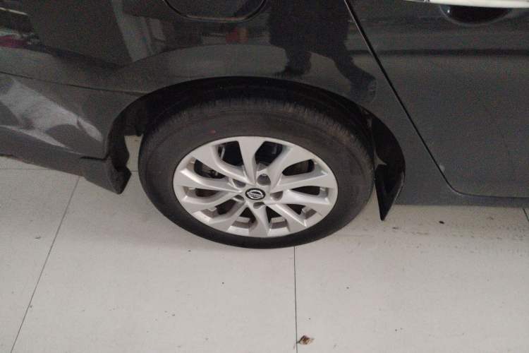 Used Nissan Sylphy 2024 Restyled Version 2 Classic 1.6XE CVT Comfort Edition Right Rear Wheel Hub