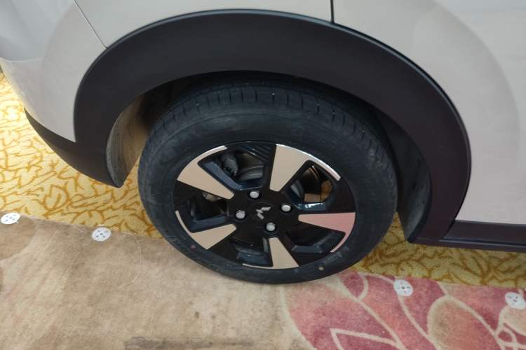 Used Wuling Bingo PLUS 2024 330 km Range Five-Seater Version