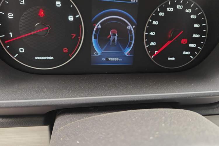 Used BYD Tang 2018 2.0T Automatic Smart Connect Prestige 7-Seater China V Standard Odometer Close Up