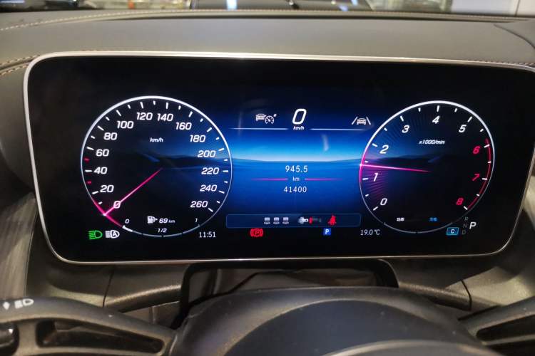 Used Mercedes-Benz GLC 2025 GLC 260 L 4MATIC Luxury Model Instrument Cluster