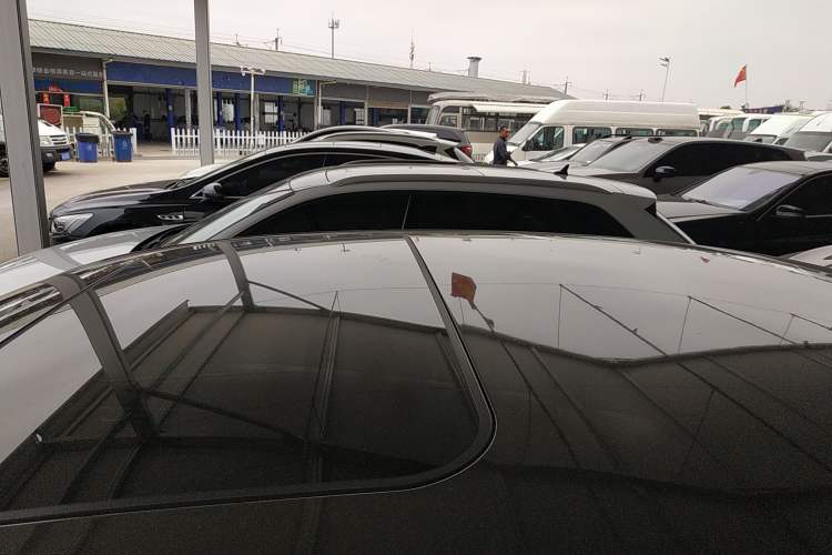 Used Volkswagen Magotan 2015 1.8TSI Luxury Model Roof