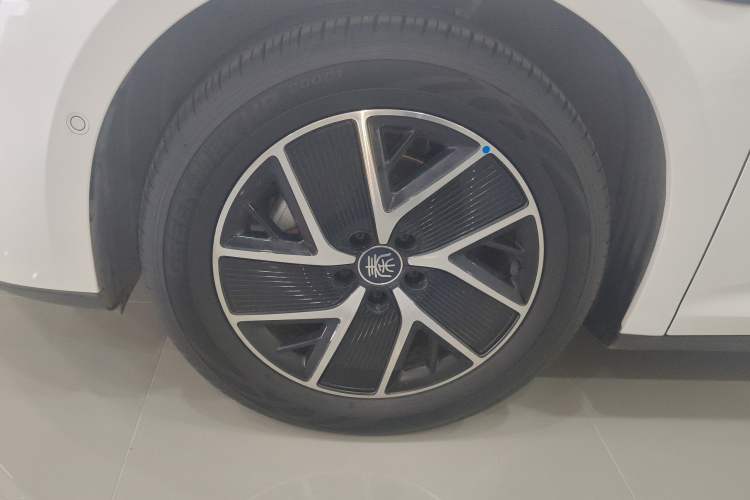 Used BYD Qin L 2025 DM-i Smart Drive 120KM Superior Model
