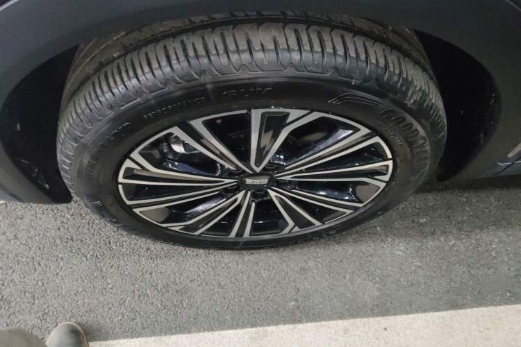 Used Geely Galaxy Galaxy Xingjian 7 EM-i 2025 120km Flagship Edition
