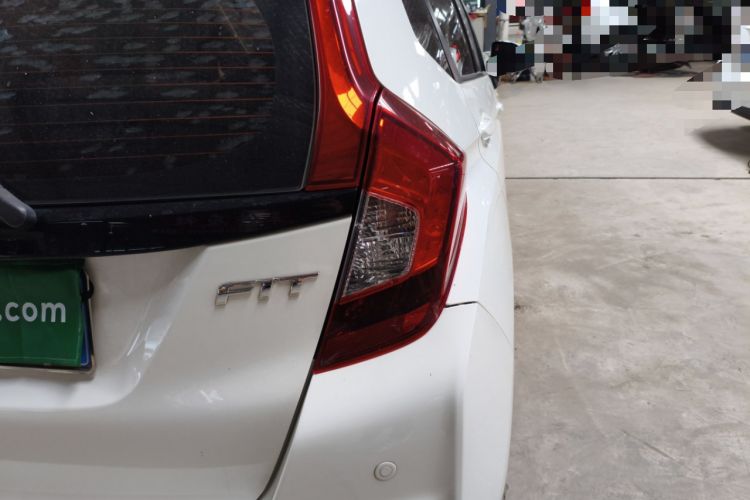 Used Honda Fit 2016 1.5L LXS CVT Comfort Sunroof Version Exterior 3