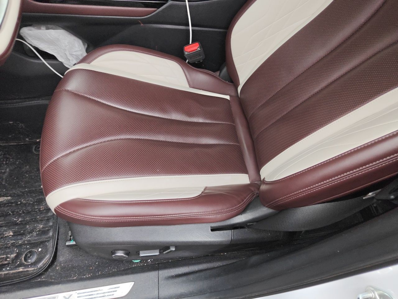 Geely Auto Monjaro L 2021 2.0TD DCT EVO Two-Wheel Drive Prestige Version — снимка 16