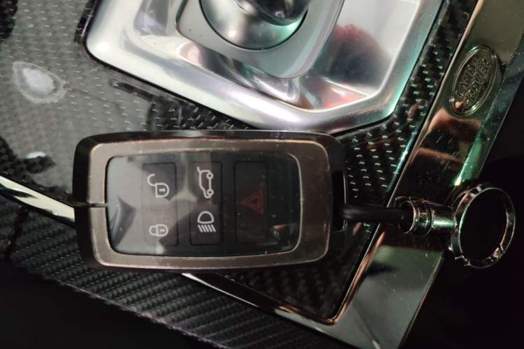 Used Land Rover Range Evoque 2021 Range Rover Evoque 200 PS R-Dynamic Standard Elite Edition Interior 1