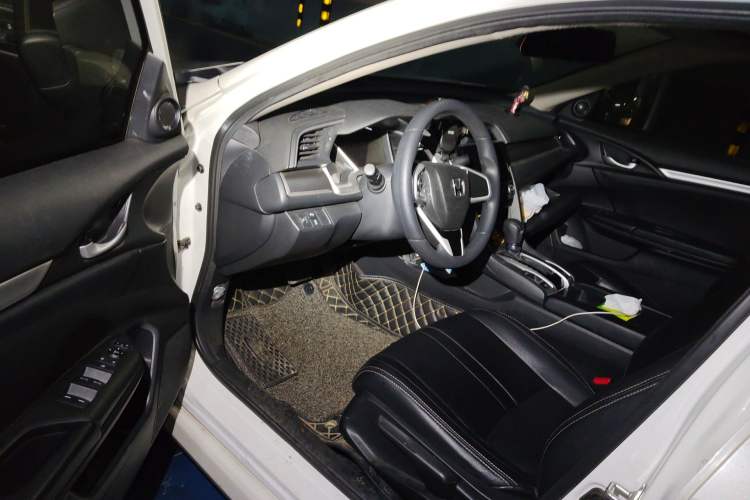 Used Honda Civic 2016 220TURBO CVT Luxury Edition
