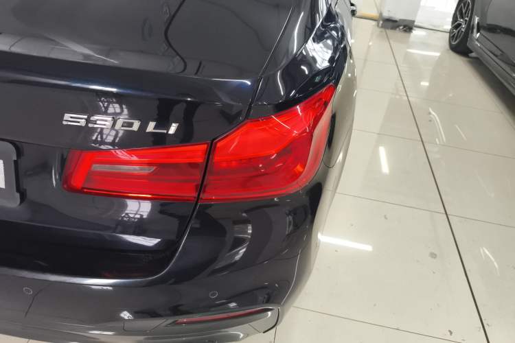 Used BMW 5 Series 2018 530Li Luxury Edition M Sport Package Right Rear Taillight