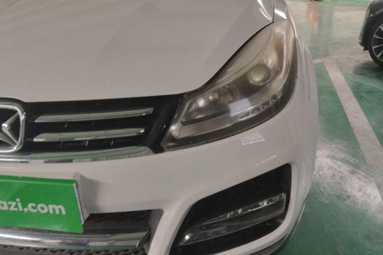 Used JMC Yusheng S350 2013 2.4T Automatic 2WD Diesel Luxury 7-Seater Left Front Headlight