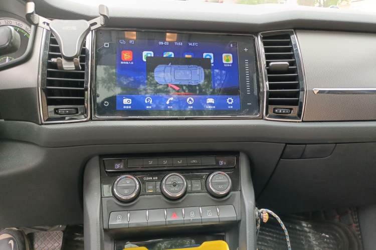 Used Skoda Kodiaq 2018 Facelifted TSI330 5-Seater Two-Wheel-Drive Comfort Edition
