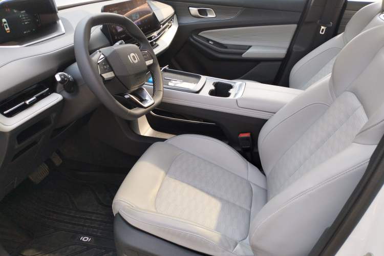 Used CHANGAN NEVO Q05 2025 Truly Delicious Version 125cc Beyond-Excellent Type Left Front Seat