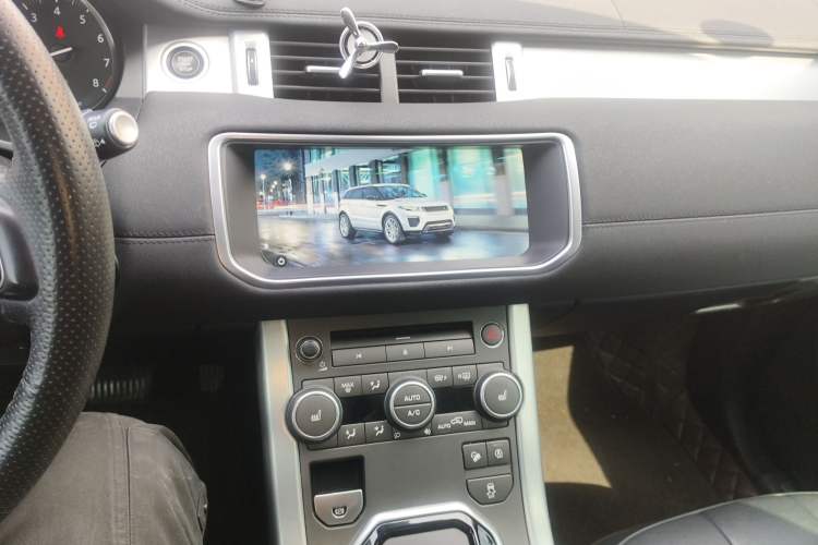 Used Land Rover Range Rover Evoque 2018 240 PS SE Smart Brilliance Edition
