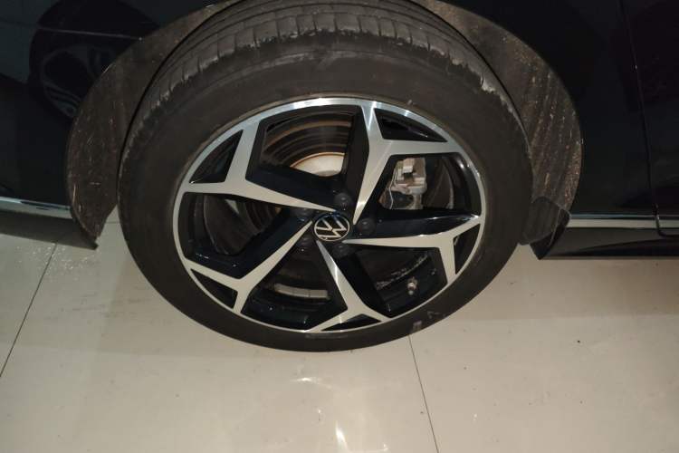 Used Volkswagen Magotan 2023 2 Million Units Commemorative Edition 330TSI DSG Luxury Version Exterior 5