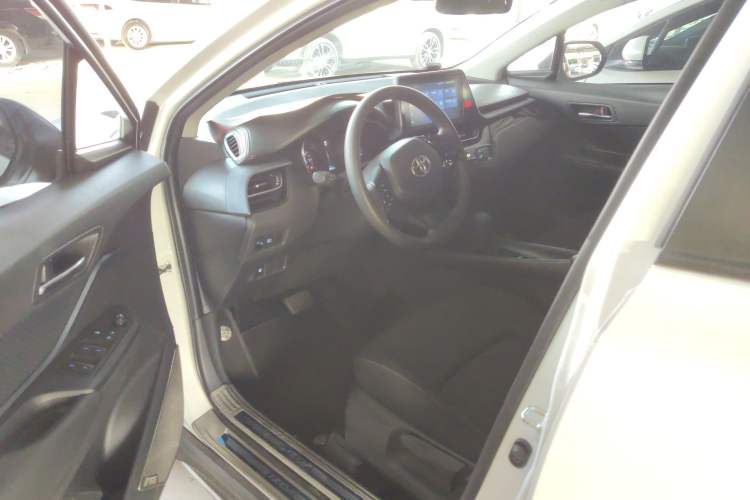 Used Toyota IZOA 2021 2.0L Enjoy Edition
