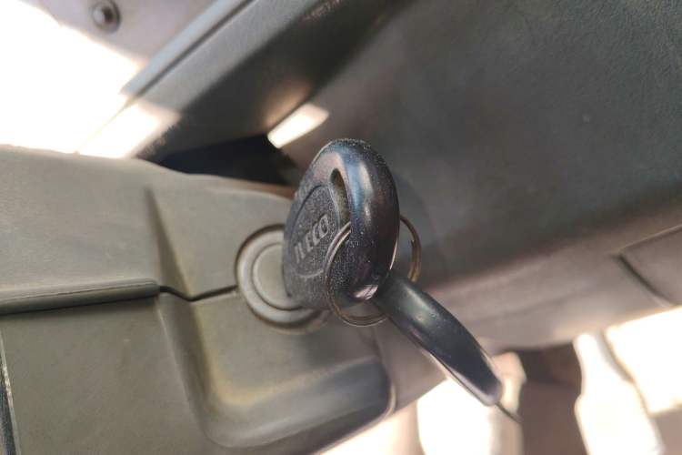 Used Iveco Daily 2014 2.5T-A35 NJ6484ACM47Z4