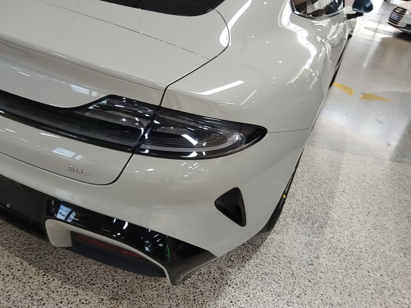Xiaomi Auto SU7 2024 Rear-Drive Ultra-Long Range Advanced Pro-Level Intelligent Driving Version — снимка 9