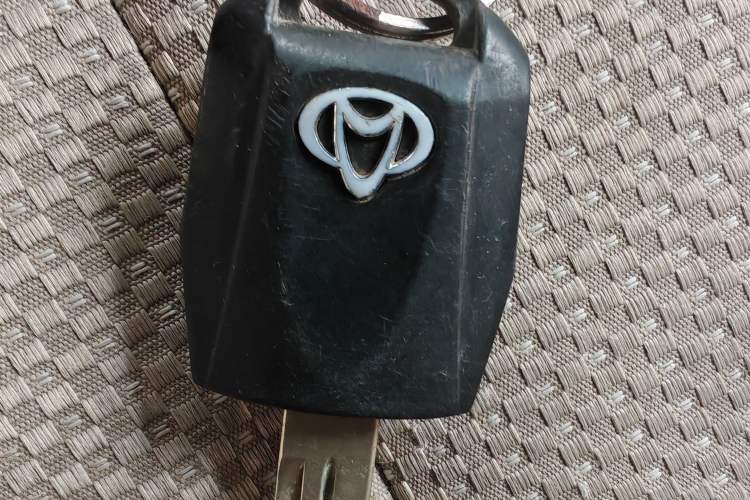 Used CHANGAN KUAYUE Xing V3 2023 1.5L Gasoline Standard Model 6-Seater Passenger Vehicle
