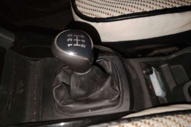 Used Ford EcoSport 2017 1.5L Manual Fashion Model Gear Lever