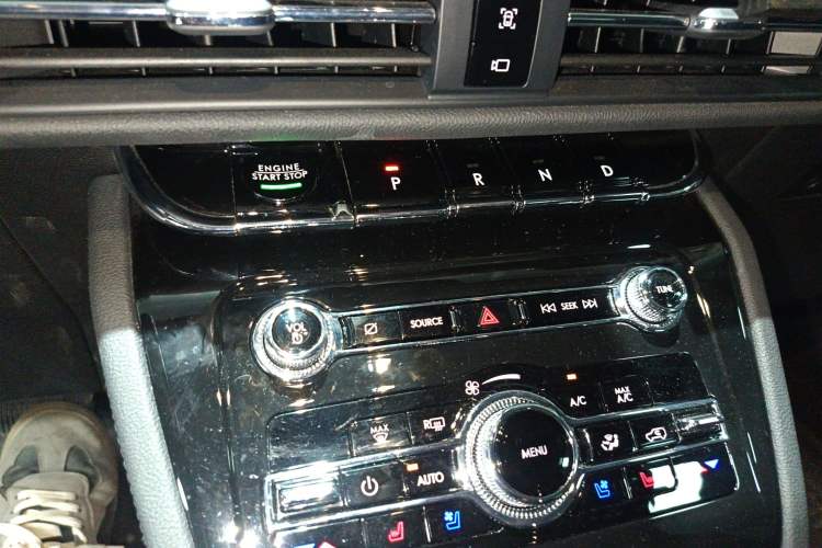 Used Lincoln Corsair 2022 Revised Version 2.0T Two-Wheel Drive Luxury Edition Gear Lever