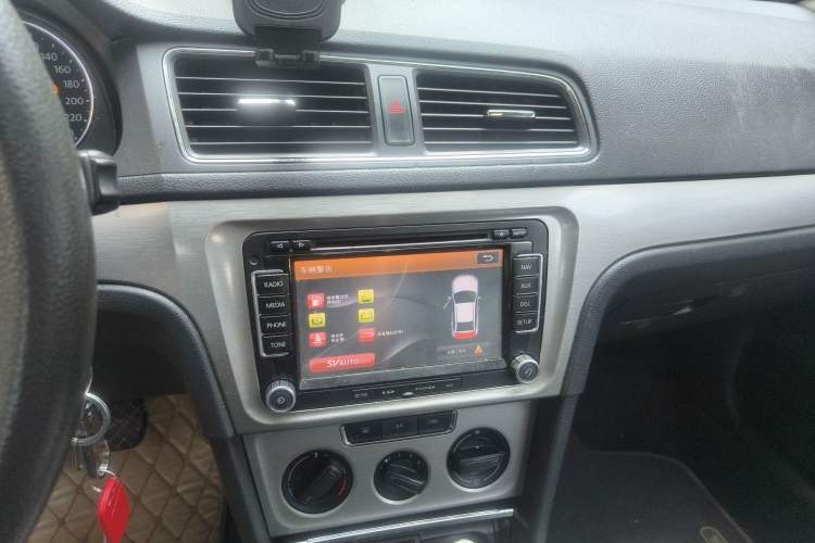 Used Volkswagen Lavida 2013 Restyled Classic 1.6L Manual Comfort Edition