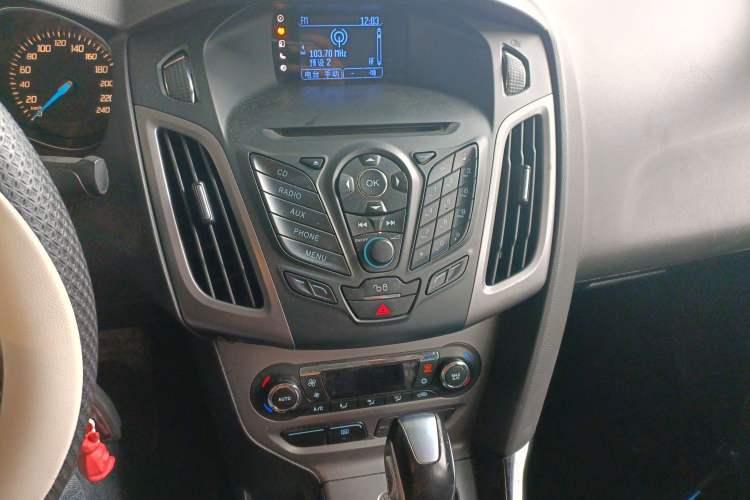 Used Ford Focus 2012 Sedan 1.6L Automatic Fashion Edition Audio And AC Panel