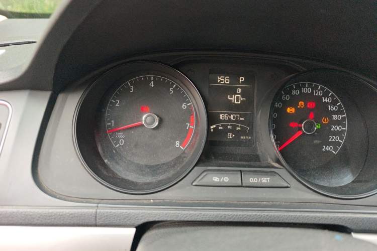 Used Volkswagen Gran Lavida 2015 1.6L Automatic Fashion Edition
