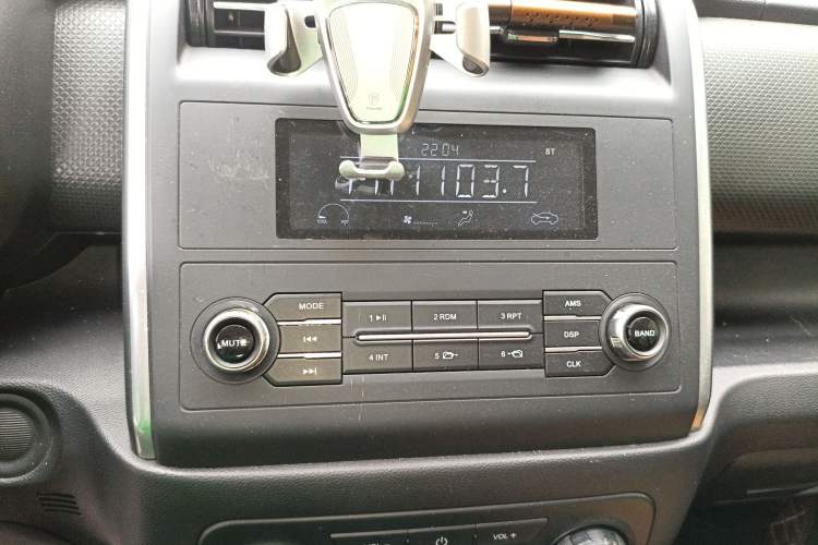 Used CHANGAN OSHAN X70A 2019 1.5L Manual Standard Version China VI Audio And AC Panel