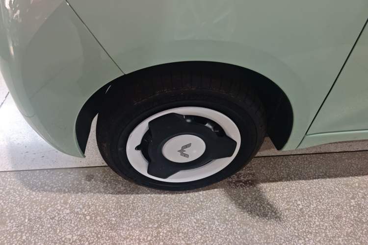 Used Wuling Hongguang MINIEV 2024 3rd Generation 170 km Left Front Wheel Hub