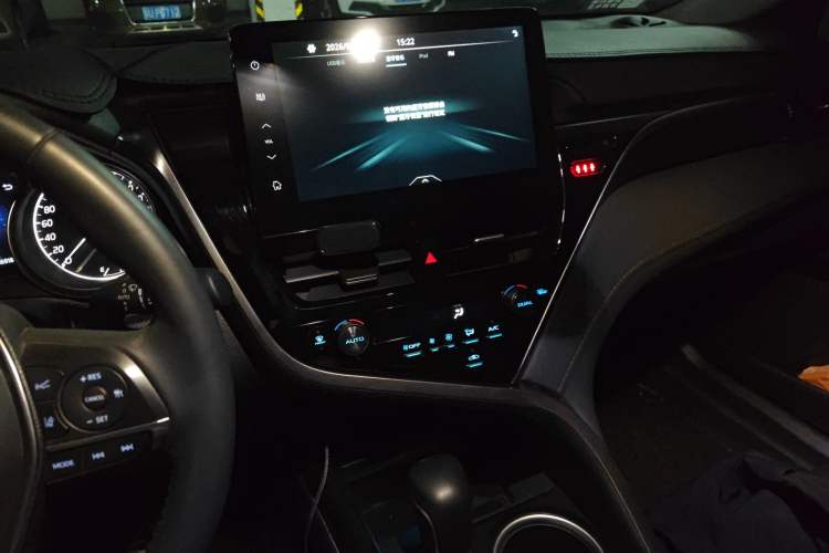 Used Toyota Camry 2023 2.0GVP Premier Edition Audio And AC Panel