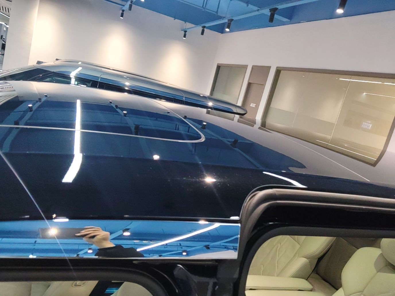 Zeekr 009 2024 Six-Seat Executive Version 4WD 108 kWh — снимка 7
