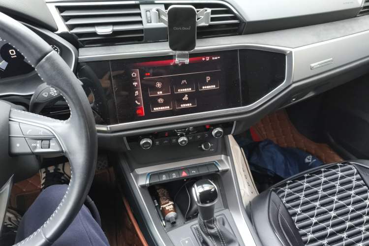 Used Audi Q3 2020 35 TFSI Ambition Dynamic Edition Audio And AC Panel