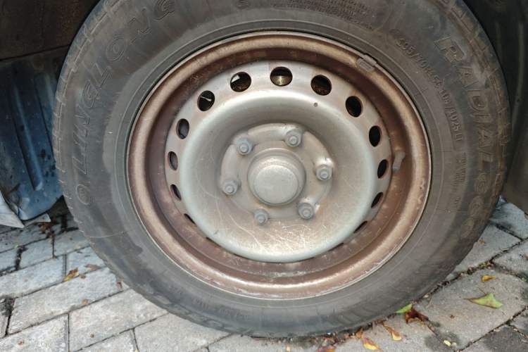 Used Wuling Yangguang 2024 300km Comfort-Grade Passenger Van 60kW