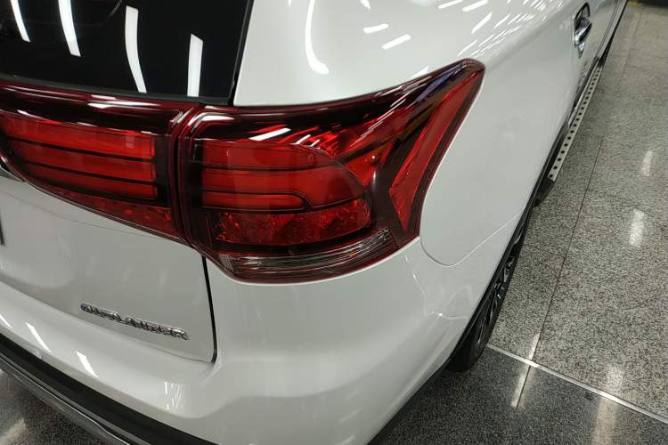 Used Mitsubishi Outlander 2019 2.0L Two-Wheel Drive Comfort Edition 5 Seats China VI Standard