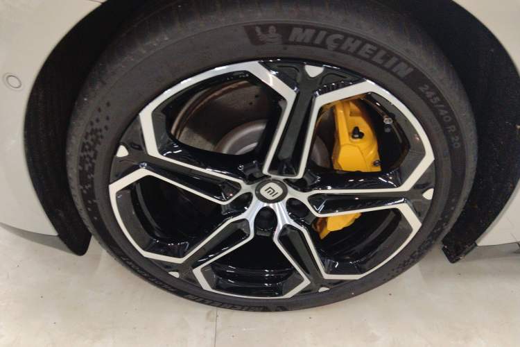 Used Xiaomi Auto SU7 2024 Four-Wheel-Drive Max Founder's Edition Left Front Wheel Hub
