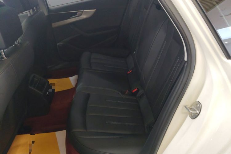 Used Audi A4L 2020 40 TFSI Fashionable and Elegant Model Left Rear Seat