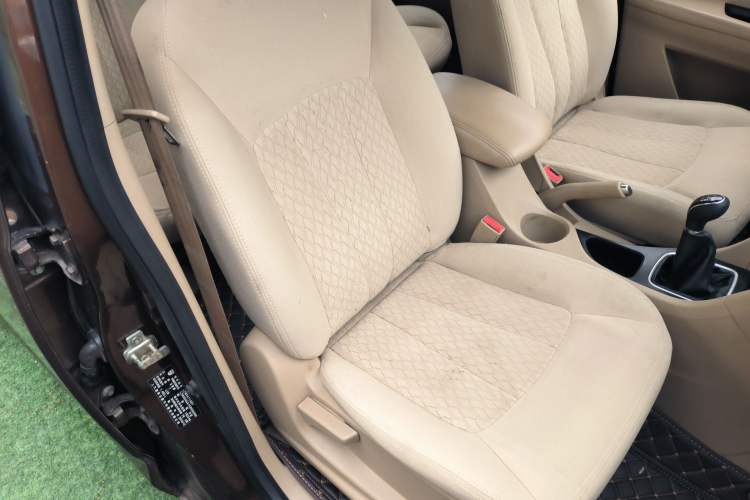 Used Baojun 730 2016 Revised 1.5L Manual Standard Version 7 Seats China V Emission Standard