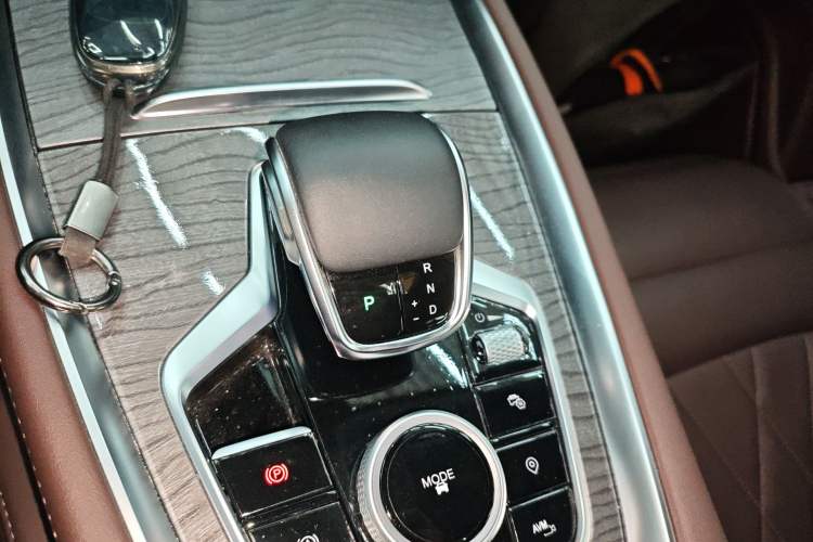 Used Chery Tiggo 8 PRO 2024 Champion Edition 290T Two-Wheel Drive Peak Version 5 Seats Gear Lever