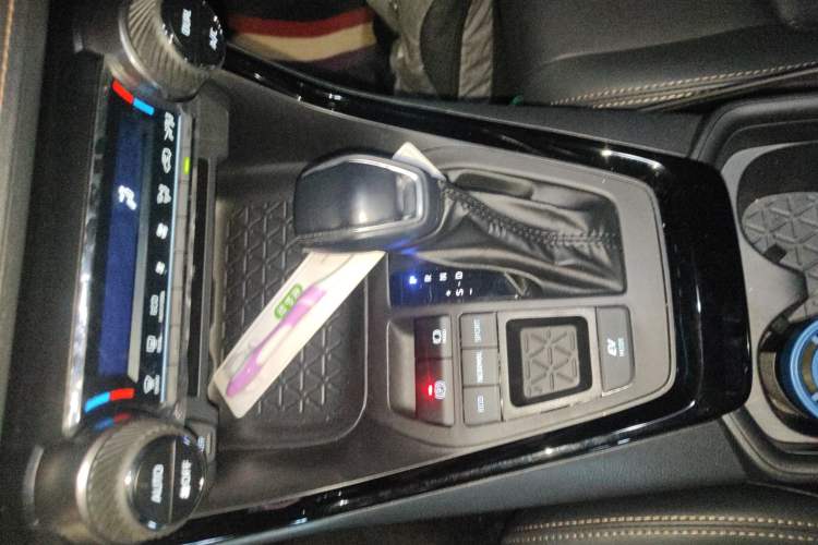 Used Toyota Wildlander 2024 Dual-Motor 2.5L E-CVT Two-Wheel Drive Luxury PLUS Edition Gear Lever