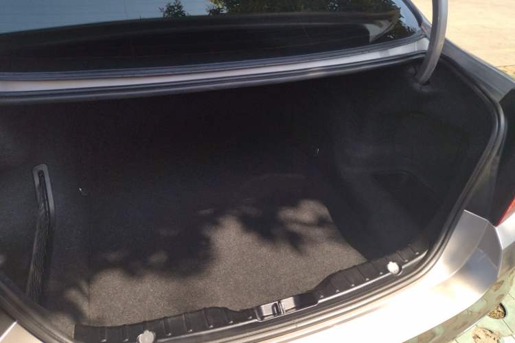 Used BMW 5 Series 2014 525Li Leading Model