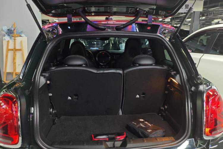 Used MINI JCW 2017 2.0T JOHN COOPER WORKS Avant-Garde Trunk